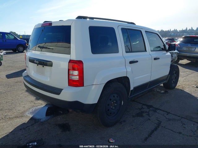 44470625 :رقم المزاد ، 1C4NJRBB7HD197100 vin ، 2017 Jeep Patriot Sport 4x4 مزاد بيع