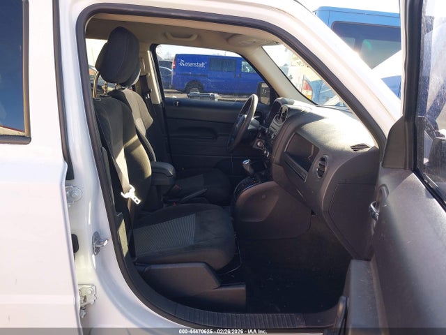 44470625 :رقم المزاد ، 1C4NJRBB7HD197100 vin ، 2017 Jeep Patriot Sport 4x4 مزاد بيع