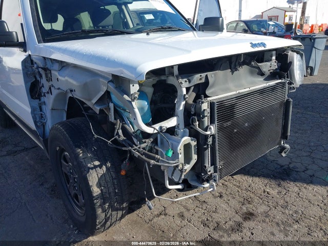 44470625 :رقم المزاد ، 1C4NJRBB7HD197100 vin ، 2017 Jeep Patriot Sport 4x4 مزاد بيع