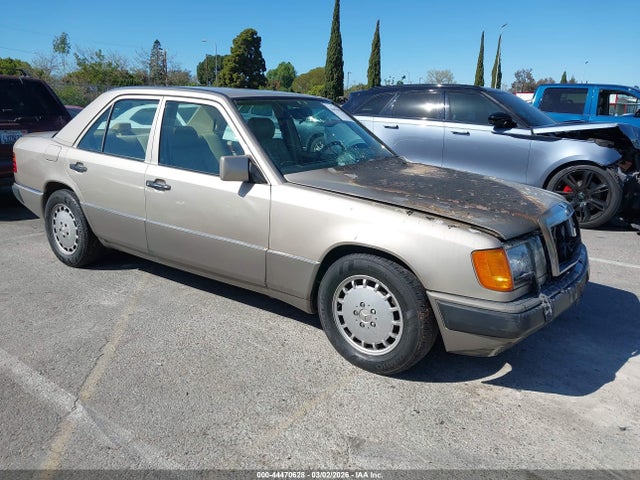 1993 MERCEDES-BENZ 300 WDBEA32E1PB895458