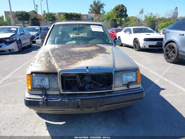 44470628 :رقم المزاد ، WDBEA32E1PB895458 vin ، 1993 Mercedes-benz 300 E مزاد بيع