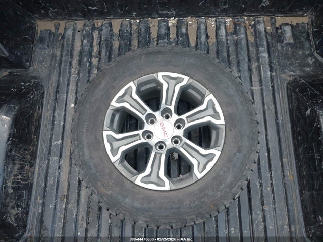 1GTUUDED1SZ238057 GMC Sierra 1500 4wd Short Box Slt