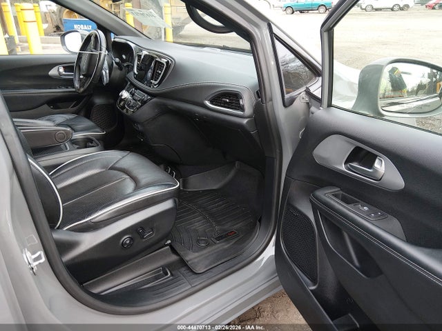 2020 CHRYSLER PACIFICA HYBRID 2C4RC1N75LR273603 Photo 4