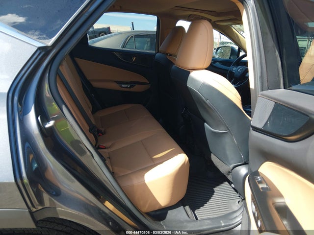 44470808 :رقم المزاد ، 2T2GGCEZ7NC005885 vin ، 2022 Lexus Nx 350 Premium مزاد بيع