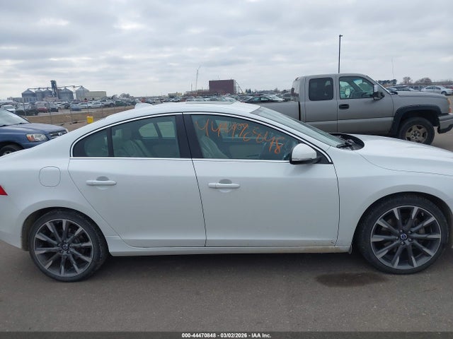 YV1612TK3F2332425 Volvo S60 T5 Premier