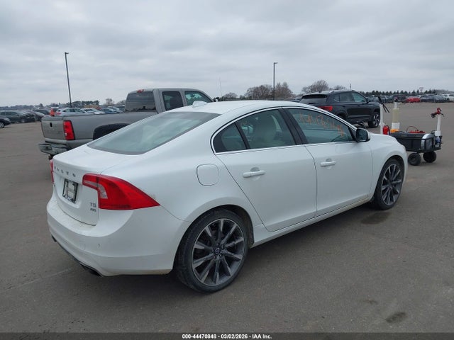 YV1612TK3F2332425 Volvo S60 T5 Premier