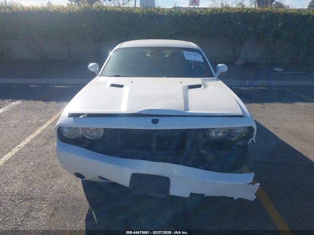 44470861 :رقم المزاد ، 2B3CJ4DV0AH272859 vin ، 2010 Dodge Challenger Se مزاد بيع