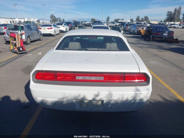 44470861 :رقم المزاد ، 2B3CJ4DV0AH272859 vin ، 2010 Dodge Challenger Se مزاد بيع