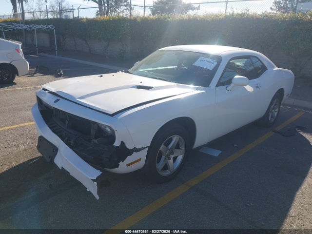 44470861 :رقم المزاد ، 2B3CJ4DV0AH272859 vin ، 2010 Dodge Challenger Se مزاد بيع
