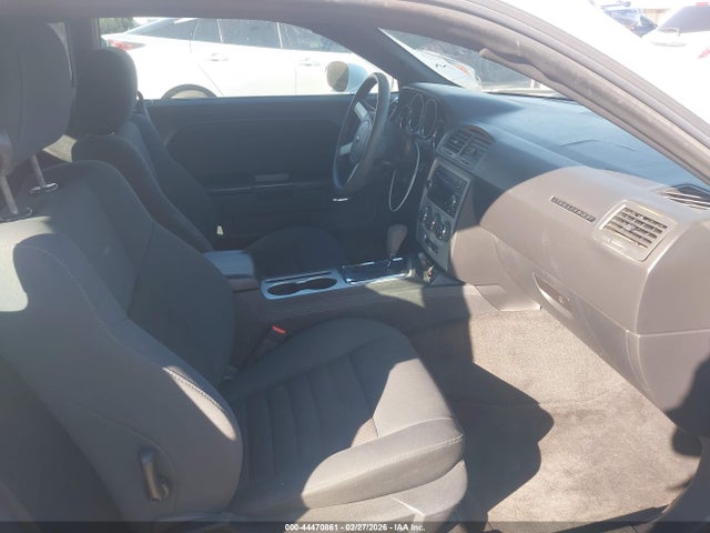 44470861 :رقم المزاد ، 2B3CJ4DV0AH272859 vin ، 2010 Dodge Challenger Se مزاد بيع