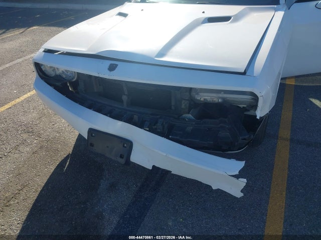 44470861 :رقم المزاد ، 2B3CJ4DV0AH272859 vin ، 2010 Dodge Challenger Se مزاد بيع