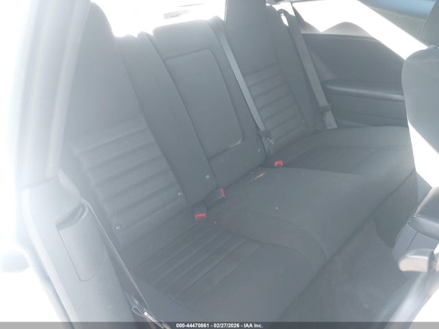 44470861 :رقم المزاد ، 2B3CJ4DV0AH272859 vin ، 2010 Dodge Challenger Se مزاد بيع