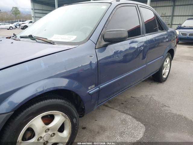 2000 Mazda Protege Es მანქანა იყიდება აუქციონზე, vin: JM1BJ2210Y0237977, აუქციონის ნომერი: 44470892