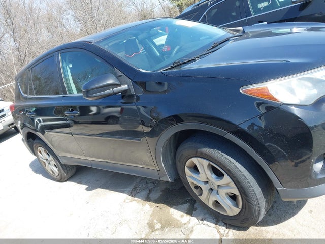2T3ZFREV2FW208254 Toyota RAV4 LE