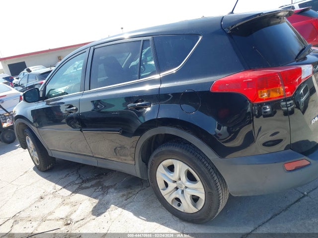 2T3ZFREV2FW208254 Toyota RAV4 LE