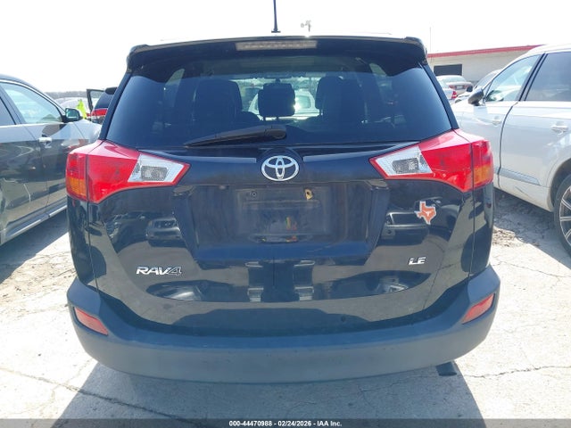 2T3ZFREV2FW208254 Toyota RAV4 LE