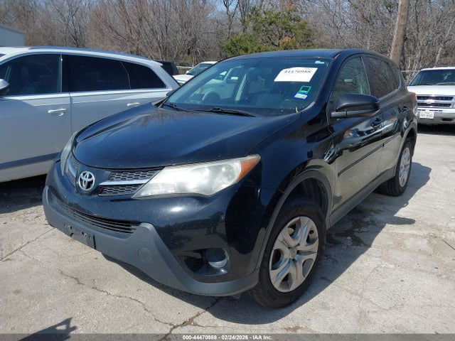 2T3ZFREV2FW208254 Toyota RAV4 LE