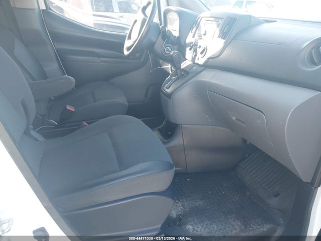 44471038 :رقم المزاد ، 3N6CM0KN3FK690576 vin ، 2015 Nissan Nv200 S مزاد بيع