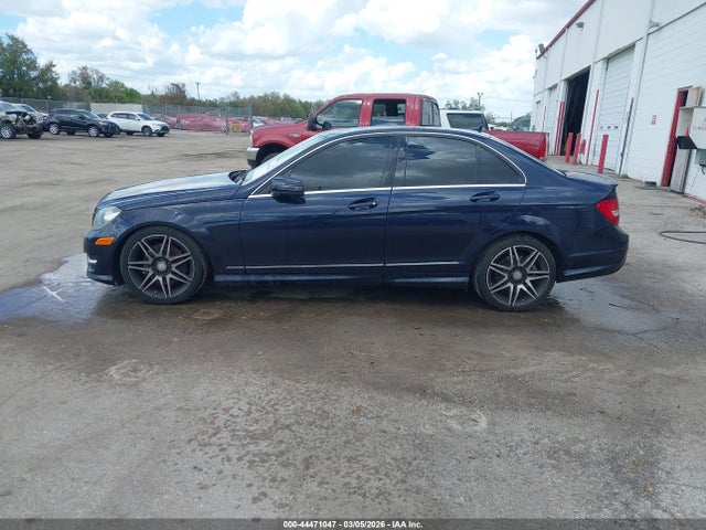 Продаж на аукціоні авто 2013 Mercedes-benz C 300 Sport 4matic, vin: WDDGF8AB6DR242097, номер лоту: 44471047