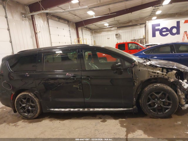 Aukcja sprzedaży 2019 Chrysler Pacifica Touring L, vin: 2C4RC1BG9KR681802, numer aukcji: 44471097