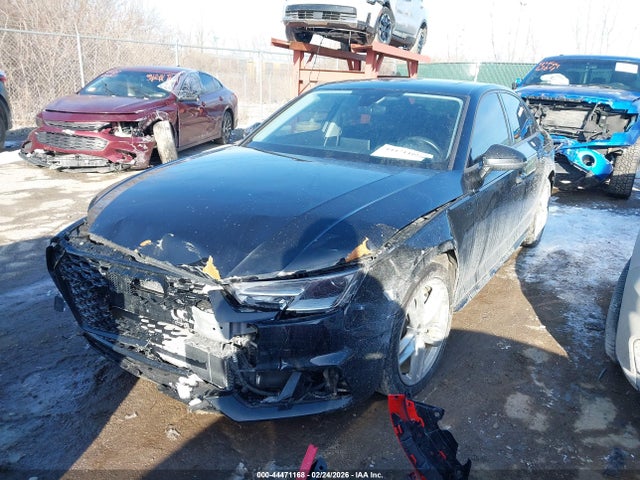 2017 AUDI A4 WAUDNAF4XHN047194 Photo 1