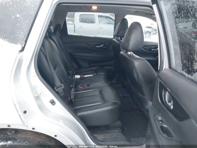 JN8AT2MV9JW310504 Nissan Rogue Sl