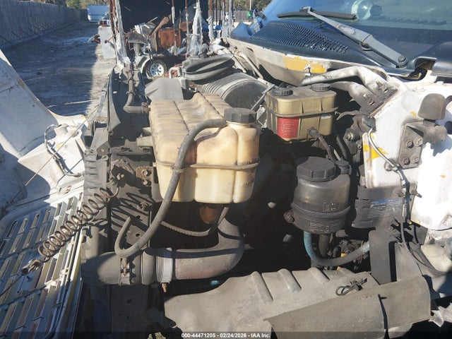 44471205 :رقم المزاد ، 1GDJ7C1C95F530431 vin ، 2005 Gmc C7500 C7c042 مزاد بيع