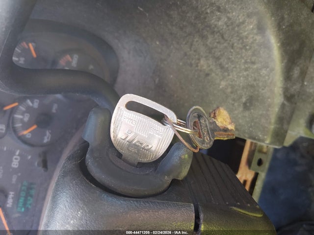 44471205 :رقم المزاد ، 1GDJ7C1C95F530431 vin ، 2005 Gmc C7500 C7c042 مزاد بيع