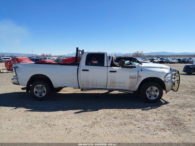 44471216 :رقم المزاد ، 3C63R3GL9FG542245 vin ، 2015 Ram 3500 Tradesman مزاد بيع