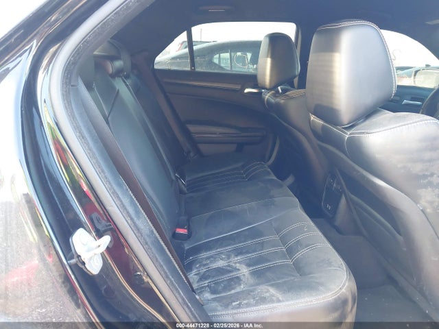 44471228 :رقم المزاد ، 2C3CCAGG7FH736293 vin ، 2015 Chrysler 300 300s مزاد بيع