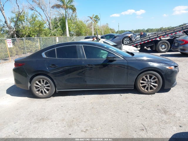 44471262 :رقم المزاد ، 3MZBPAAL1MM253444 vin ، 2021 Mazda Mazda3 2.5 S مزاد بيع