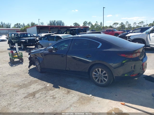 44471262 :رقم المزاد ، 3MZBPAAL1MM253444 vin ، 2021 Mazda Mazda3 2.5 S مزاد بيع