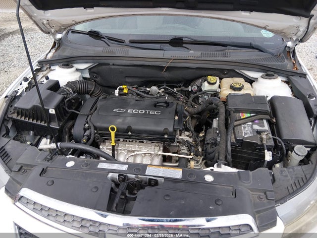 1G1PA5SH1E7482285 Chevrolet Cruze Ls Auto