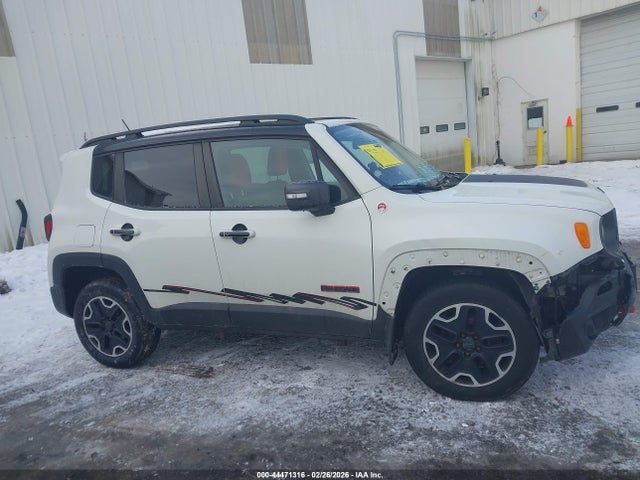 2016 Jeep Renegade Trailhawk მანქანა იყიდება აუქციონზე, vin: ZACCJBCT8GPD00093, აუქციონის ნომერი: 44471316