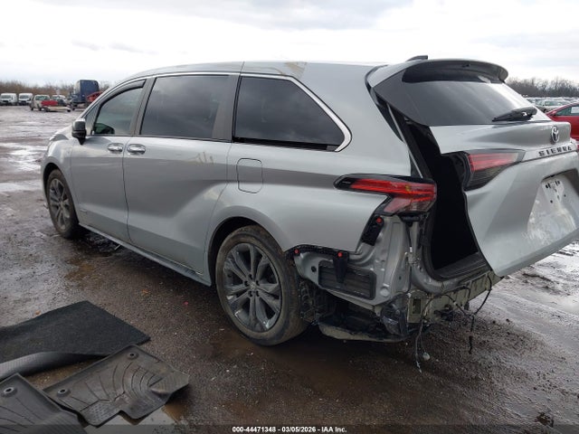 2021 TOYOTA SIENNA 5TDXRKEC5MS005619 Photo 2