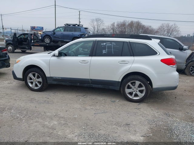 Subaru Outback 2.5i Premium 2014 4S4BRBCC9E3235725 Image 14