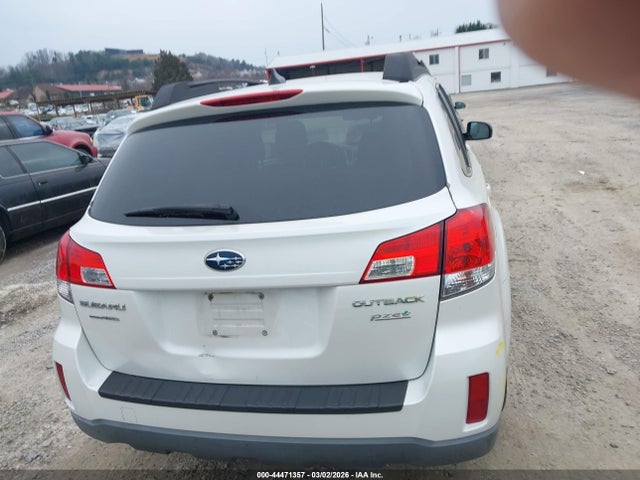 Subaru Outback 2.5i Premium 2014 4S4BRBCC9E3235725 Image 16