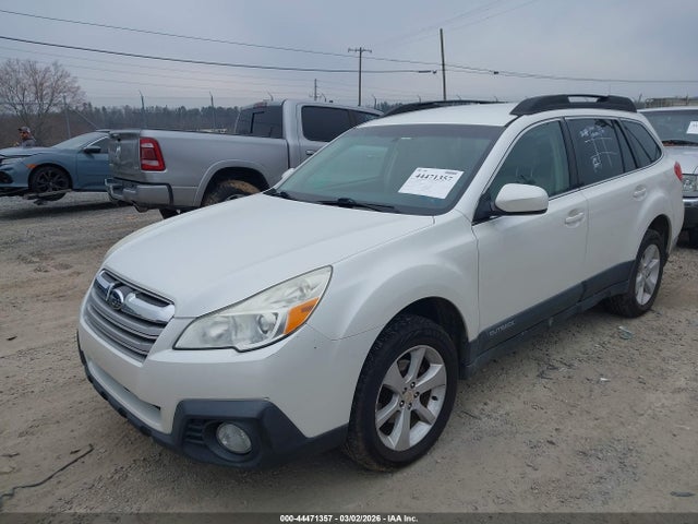 Subaru Outback 2.5i Premium 2014 4S4BRBCC9E3235725 Image 2