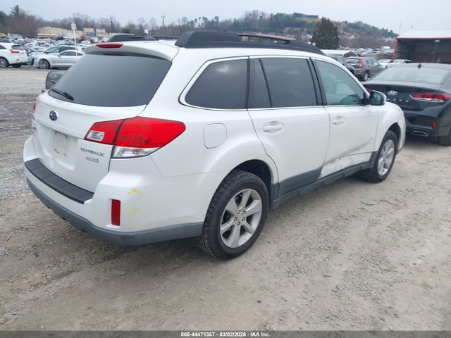 Subaru Outback 2.5i Premium 2014 4S4BRBCC9E3235725 Image 4