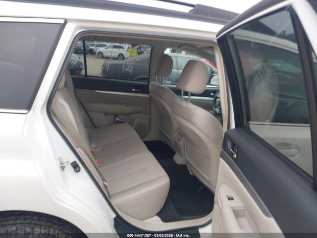 Subaru Outback 2.5i Premium 2014 4S4BRBCC9E3235725 Image 8