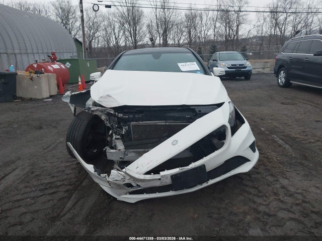 2016 Mercedes-benz Cla 250 4matic მანქანა იყიდება აუქციონზე, vin: WDDSJ4GB5GN354040, აუქციონის ნომერი: 44471359