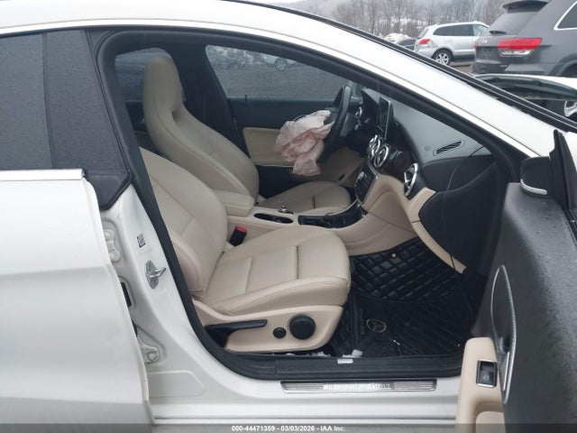 2016 MERCEDES-BENZ CLA 250 WDDSJ4GB5GN354040 Photo 4