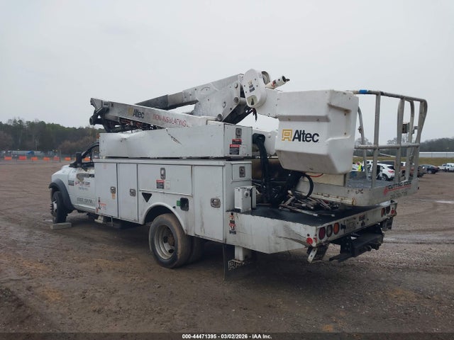 44471395 :رقم المزاد ، 3C7WRMBL0HG753861 vin ، 2017 Ram 5500 Chassis Tradesman/slt مزاد بيع