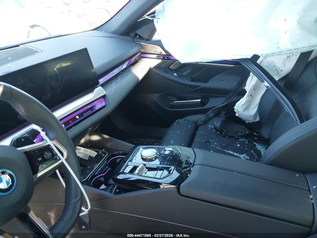 44471565 :رقم المزاد ، WBA13FK06SCU71774 vin ، 2025 Bmw 550e Xdrive مزاد بيع