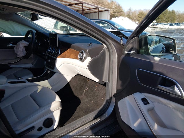 2016 MERCEDES-BENZ GLA 250 WDCTG4GB9GJ210439 Photo 4
