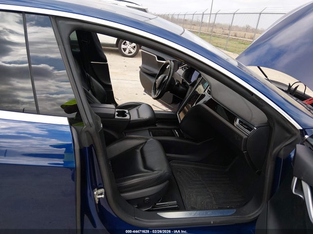 Продаж на аукціоні авто 2016 Tesla Model S 60/70/75/85, vin: 5YJSA1E12GF160566, номер лоту: 44471628