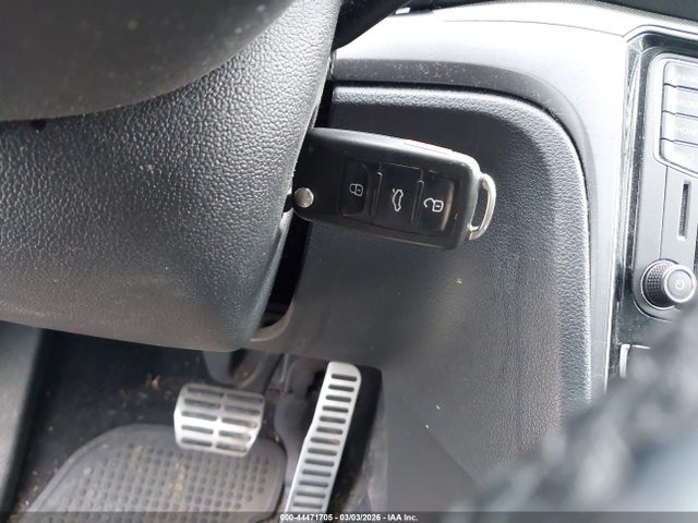 44471705 :رقم المزاد ، 1VWAA7A31JC047876 vin ، 2018 Volkswagen Passat 2.0t R-line/2.0t S مزاد بيع
