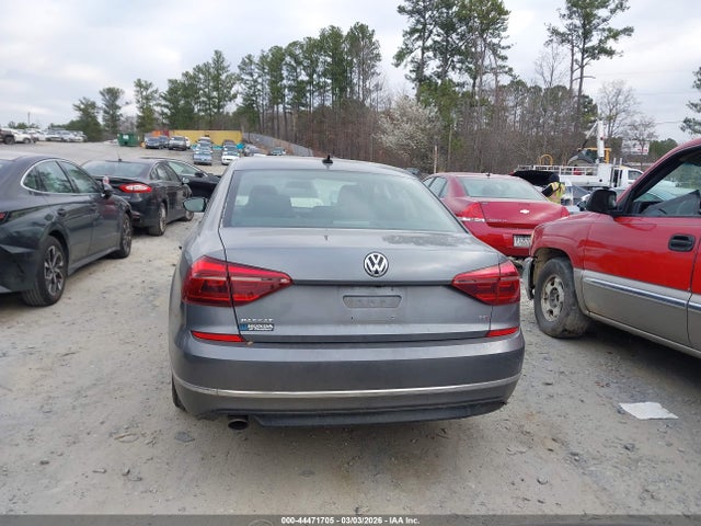 44471705 :رقم المزاد ، 1VWAA7A31JC047876 vin ، 2018 Volkswagen Passat 2.0t R-line/2.0t S مزاد بيع
