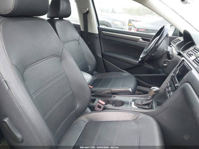 44471705 :رقم المزاد ، 1VWAA7A31JC047876 vin ، 2018 Volkswagen Passat 2.0t R-line/2.0t S مزاد بيع