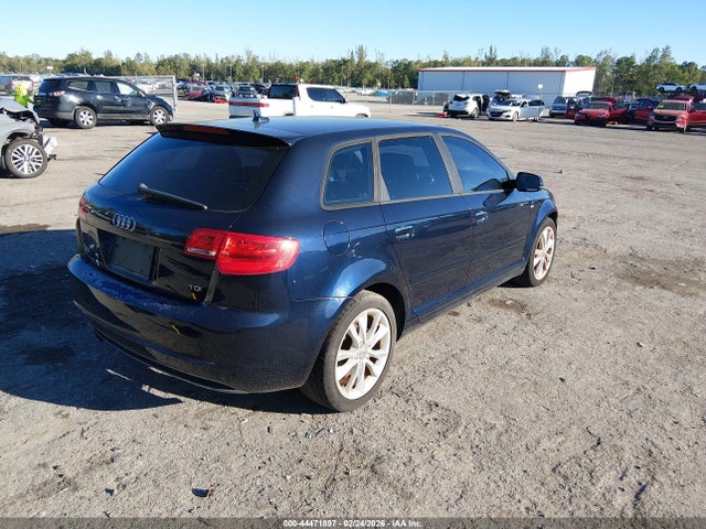 2013 AUDI A3 WAUBJAFM1DA004111 Photo 3